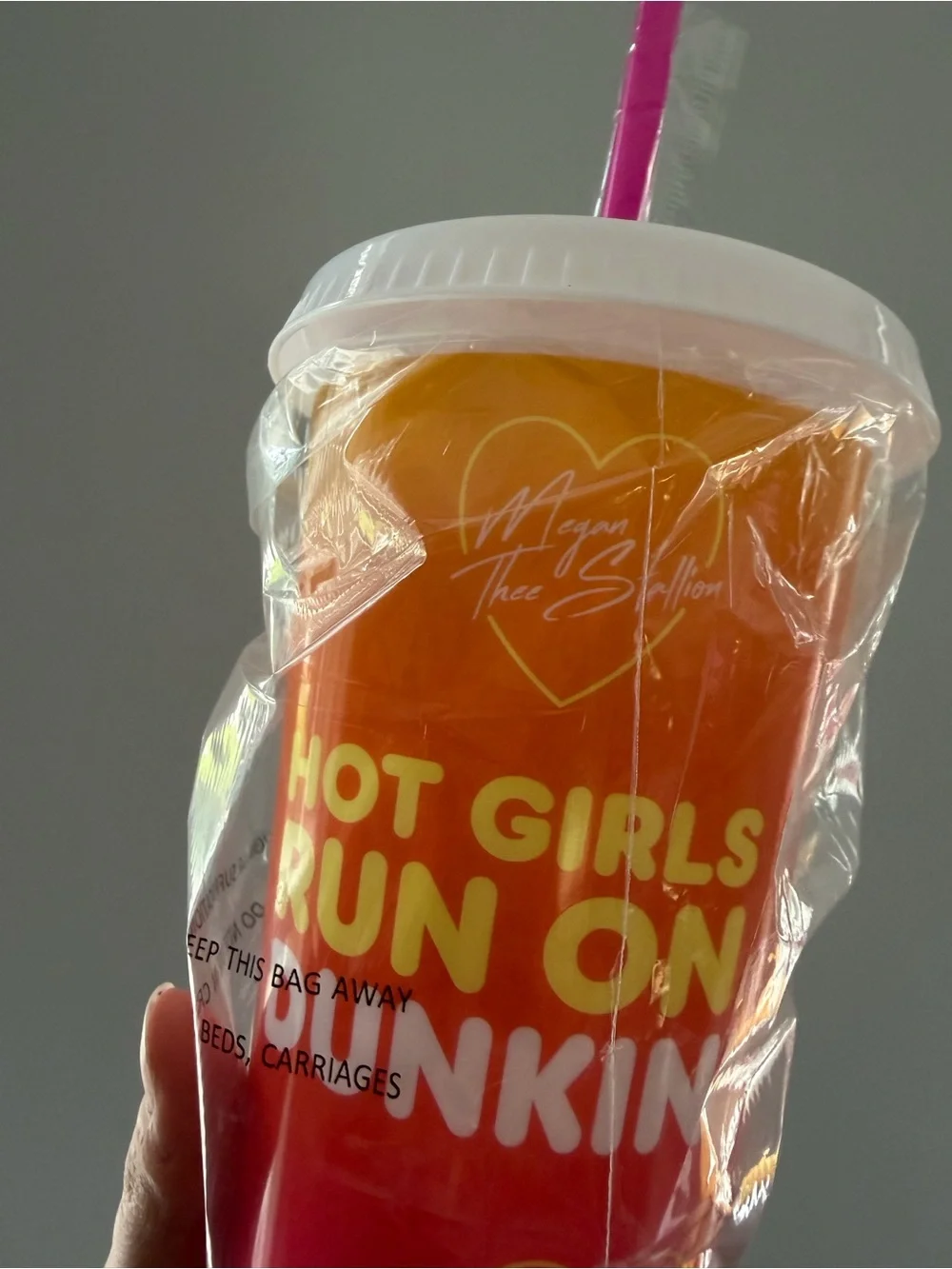 Hot Girls run on Dunkin‘ Tumbler